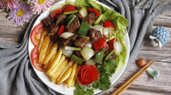 bò lúc lắc khoai tây